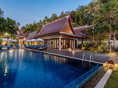 Villa Haineu: Beachfront, Private Chef, BBQ, Gym