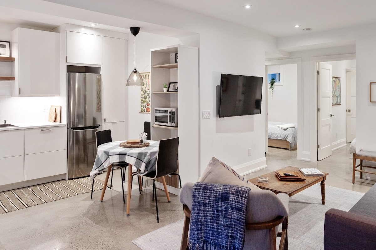 Walk2WorldCup. Lovely Gardens. HighParkHomes ca gallery image 4