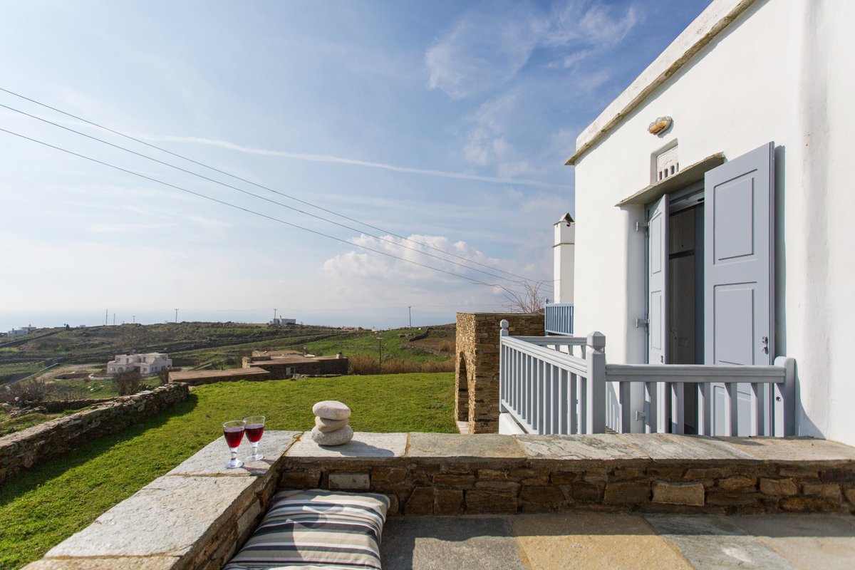 VILLA VISSILOS | charming home & sea view @Tinos