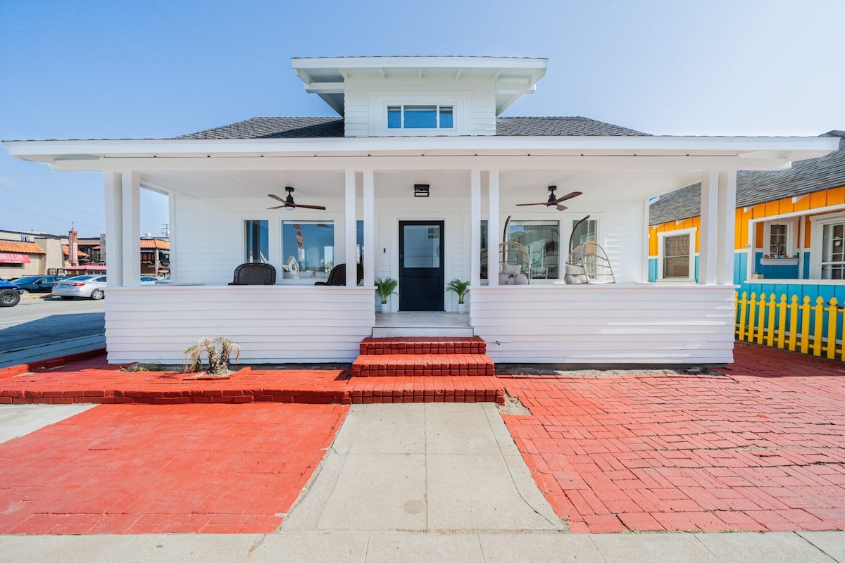 Luxury Beach Bungalow Steps to Sand and Pier gallery image 3