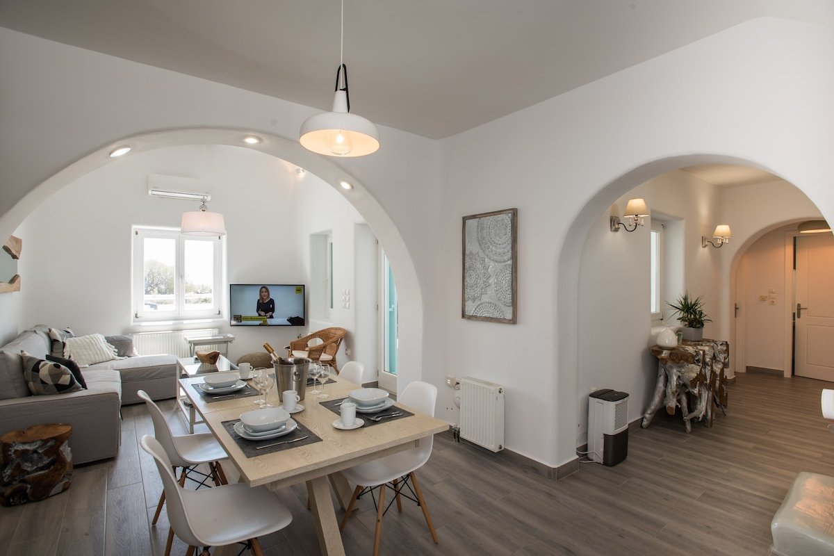 TIFFANY VILLAS- 2 Private villas with sea views gallery image 4