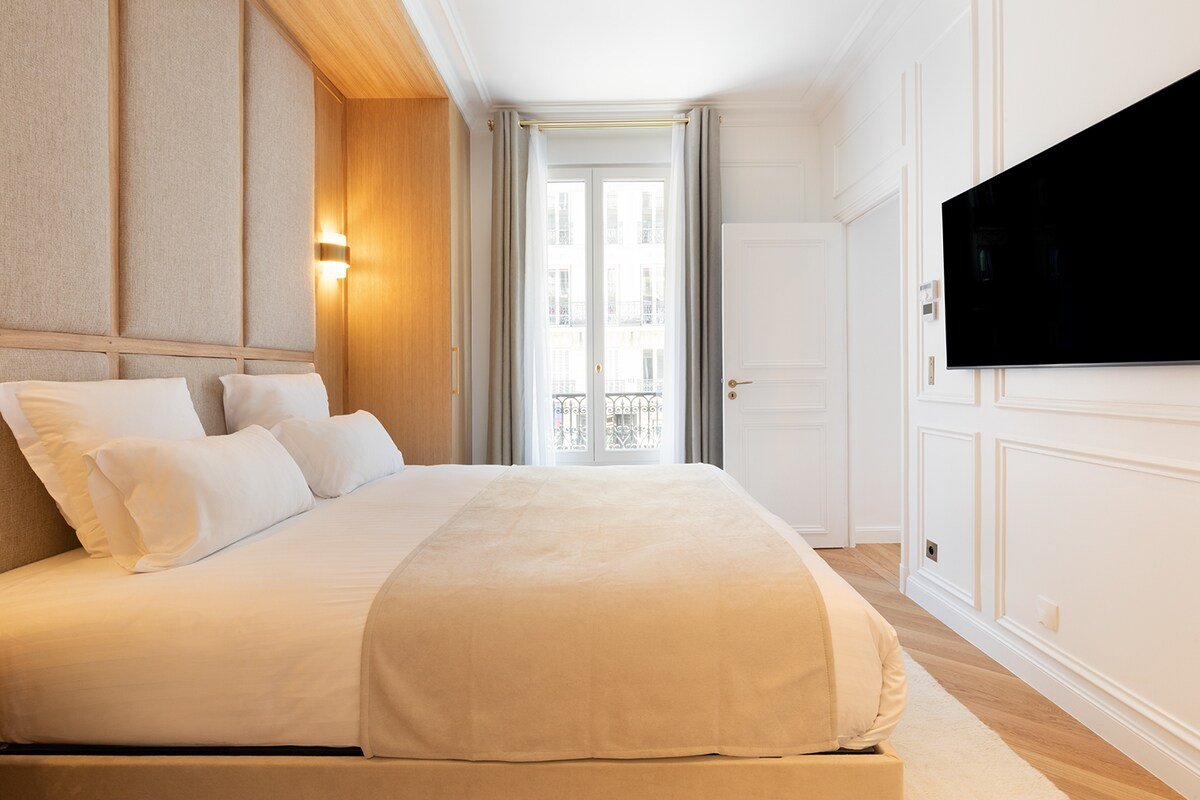 A Sublime 1-BR with Services -Opéra gallery image 3