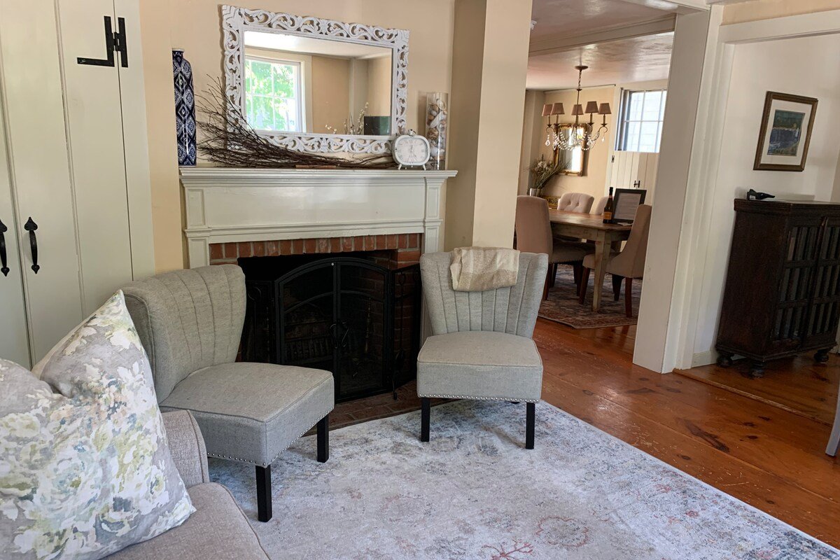 Heart of Newport; Alexander Hamilton slept here! gallery image 4