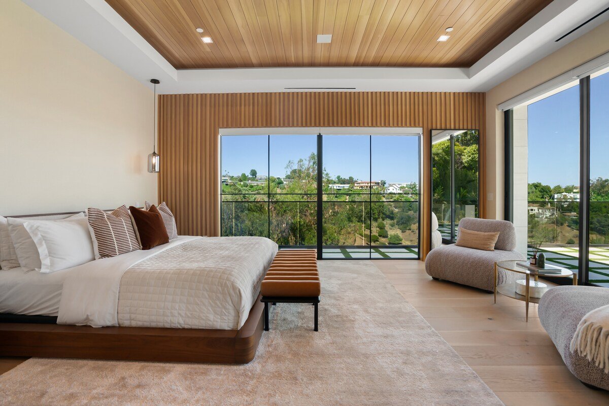 Linda Flora – Bel Air Oasis with Rooftop Deck gallery image 3