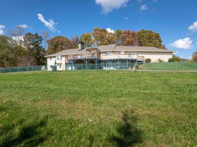 Water, Electric, WiFi, PETS Sleeps 11. Near Aville