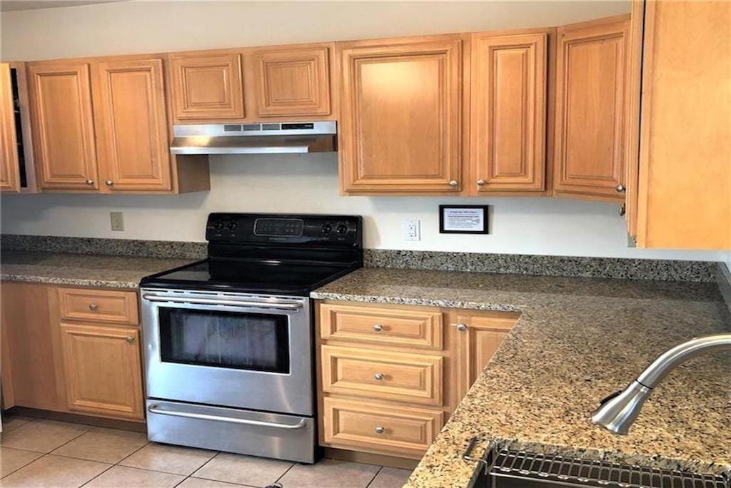 Beautiful Beach House Breathtaking Water Views! gallery image 4