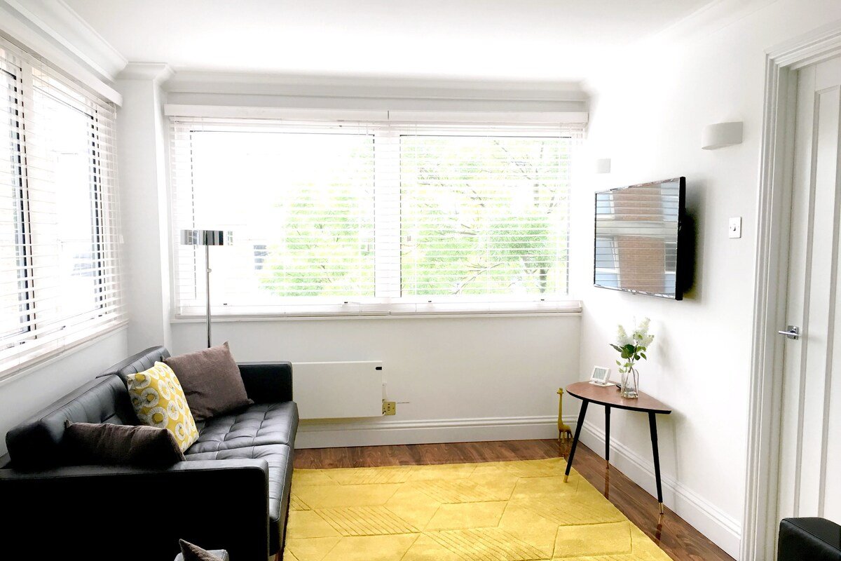 3-Bed/2-Bath Walk to Oxford St W1. Clean. King bed