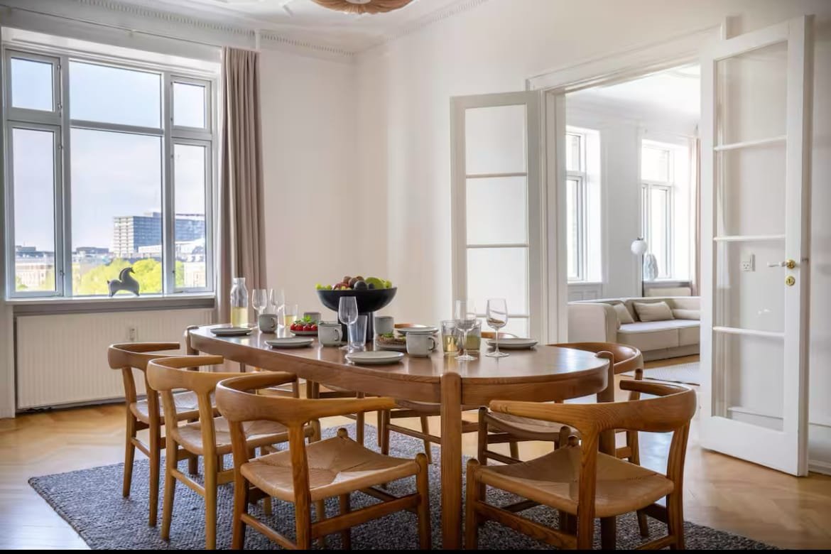 City center apartment 4 bedrooms and elevator gallery image 4