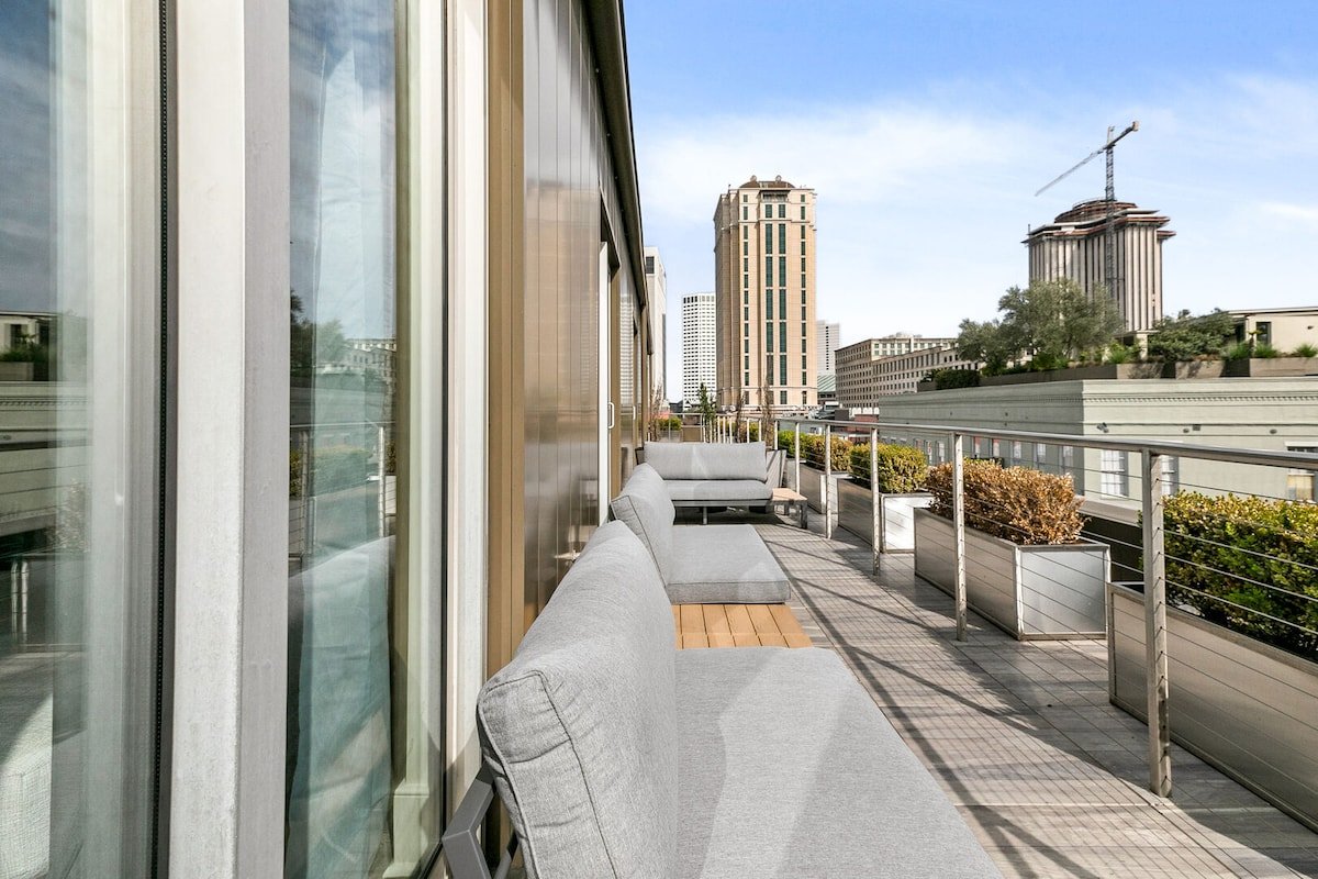 5B/5.1B Penthouse with Large Private Balcony gallery image 3