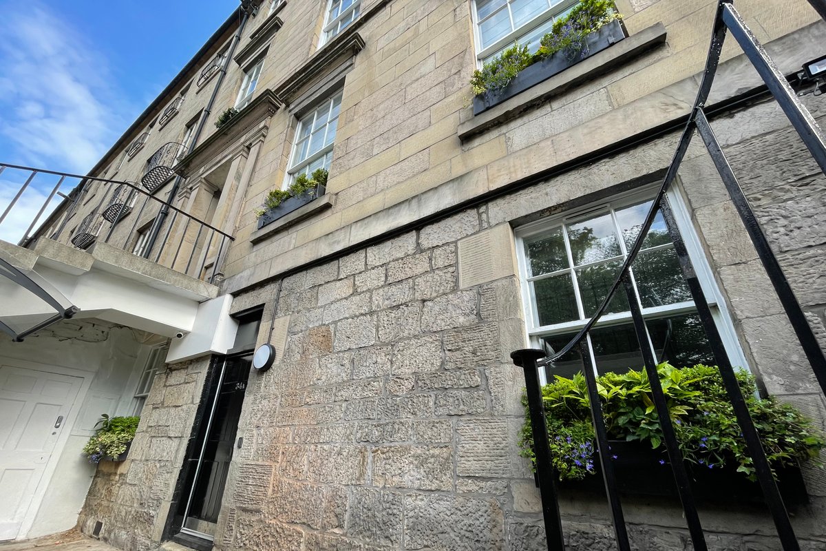 Luxury 3 Bedroom Flat in the heart of Edinburgh