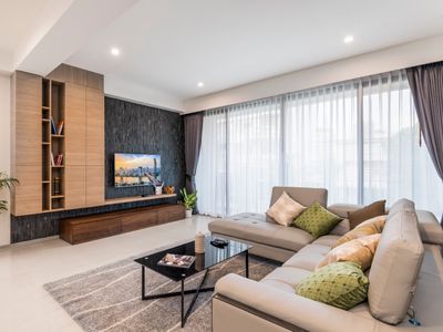 Modern & Luxury Home in the heart of Thonglor