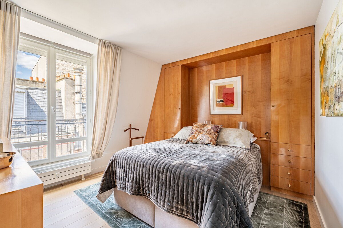 Paris Saint-Dominique gallery image 3