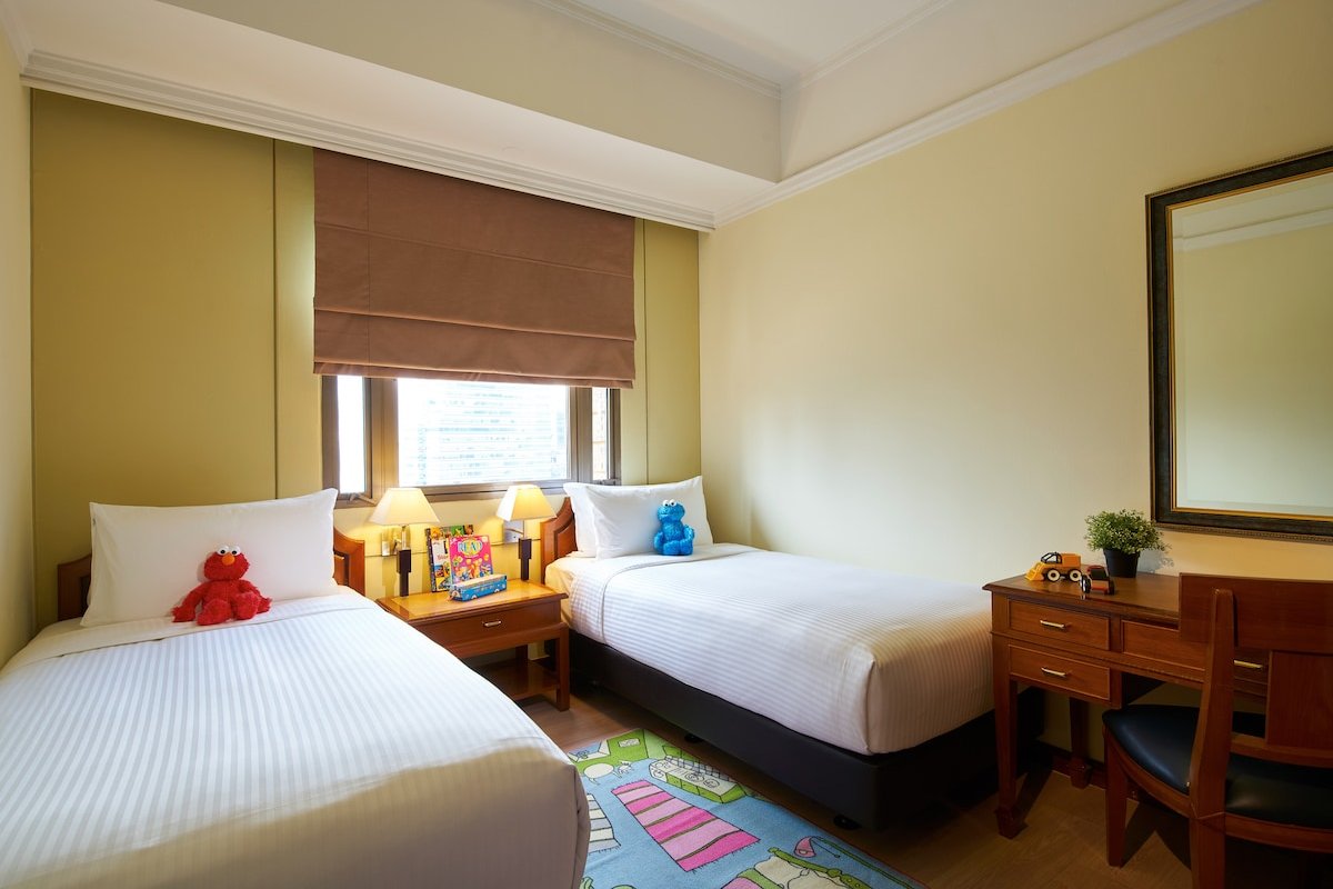 Spacious 3BR Apt in the Heart of Orchard Road gallery image 5