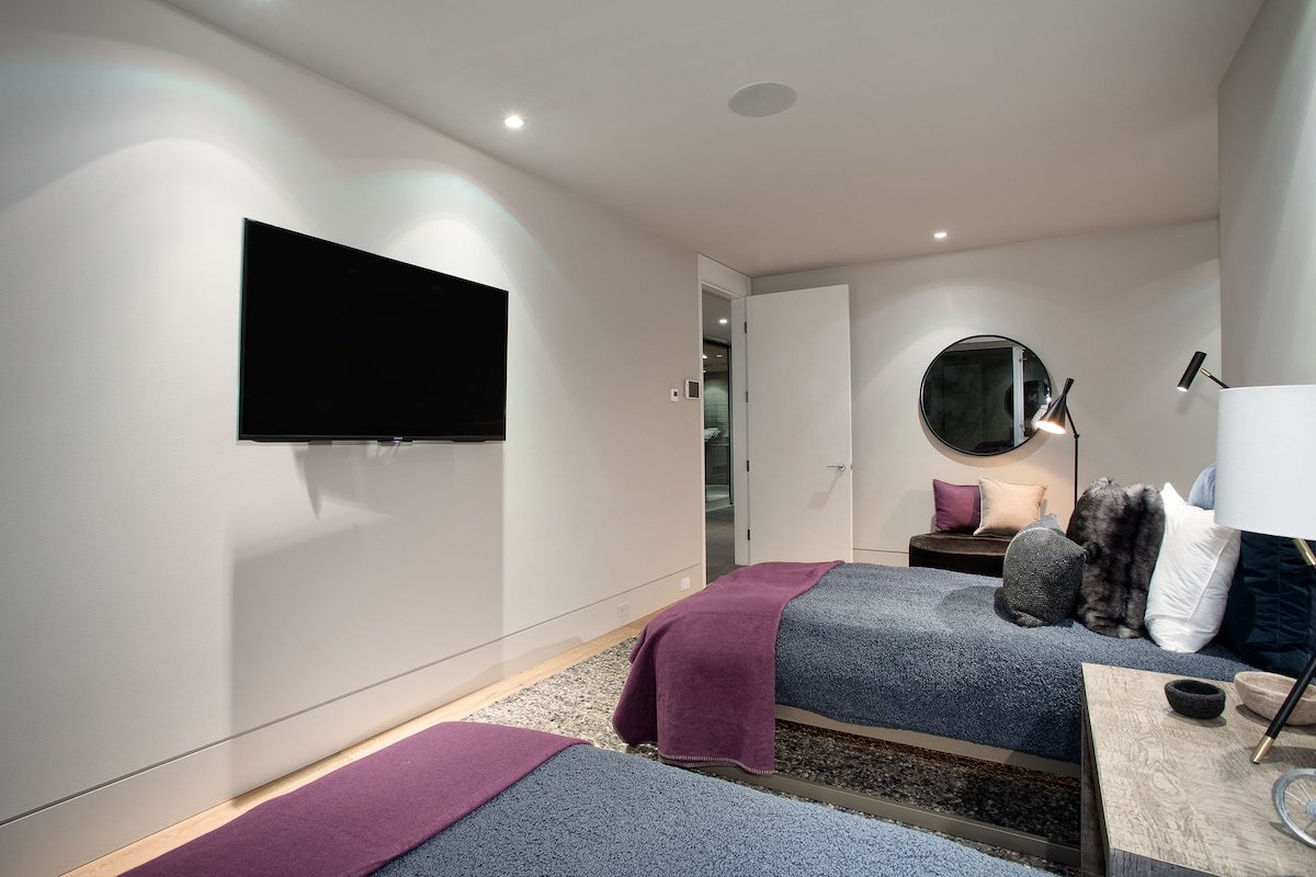 Kadenwood 2980 – Ski in Ski out, Private Pool gallery image 5