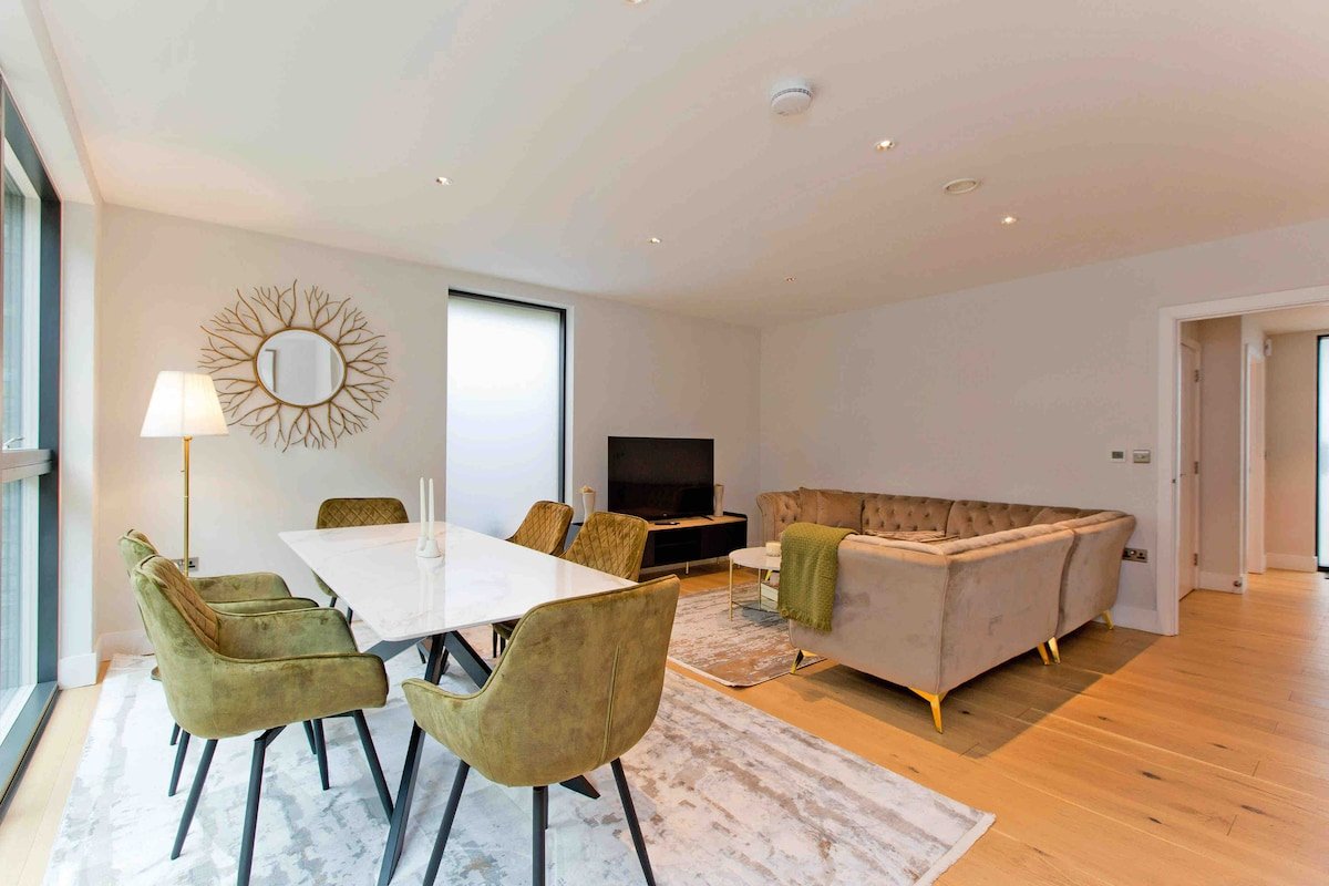 Luxury 3 Bed 3 bath Near Battersea Power Station gallery image 3