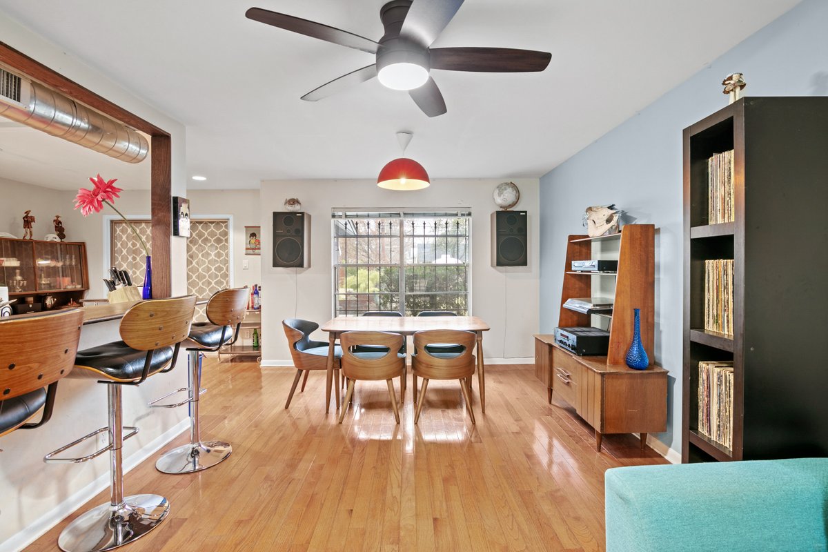 Huge 7 bed MCM House, Walk to Downtown!