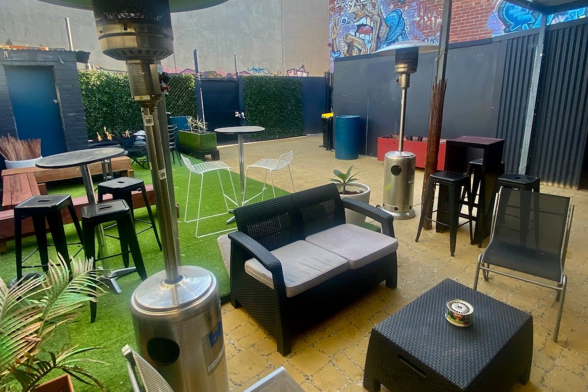 Venue, Party, Entertain, Stay gallery image 3