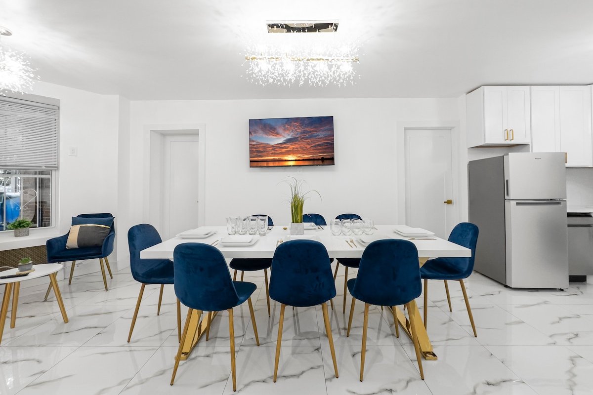 5 Bedroom, No Steps, Huge Outdoor Space, by train! gallery image 3