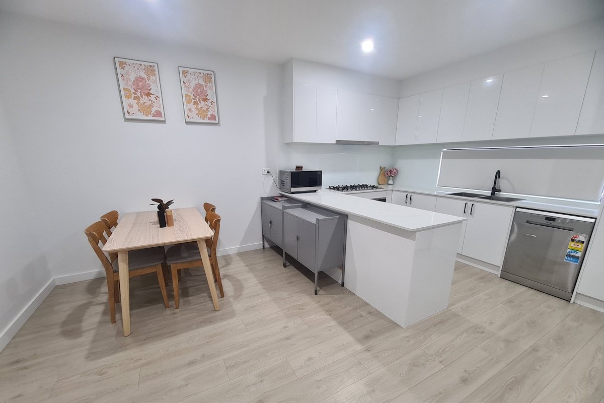 2 Houses Retreat (10 & 12) gallery image 3