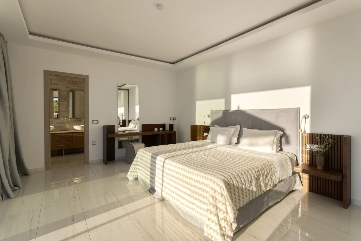 Aurora gallery image 5