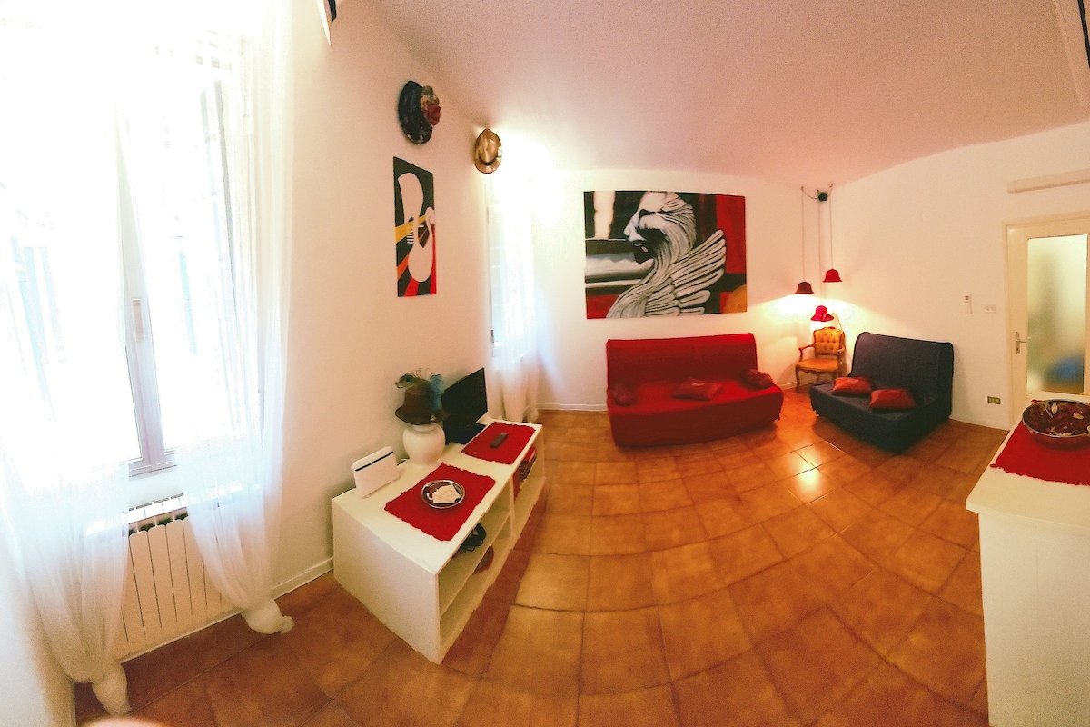 The Hatter’s Venice Apartment gallery image 3