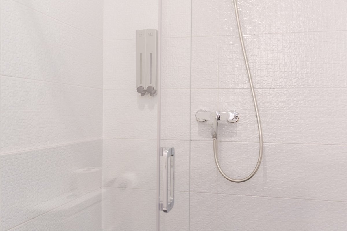 Superior 4 Bedroom Apartment (B1,2,3,4,5) gallery image 4