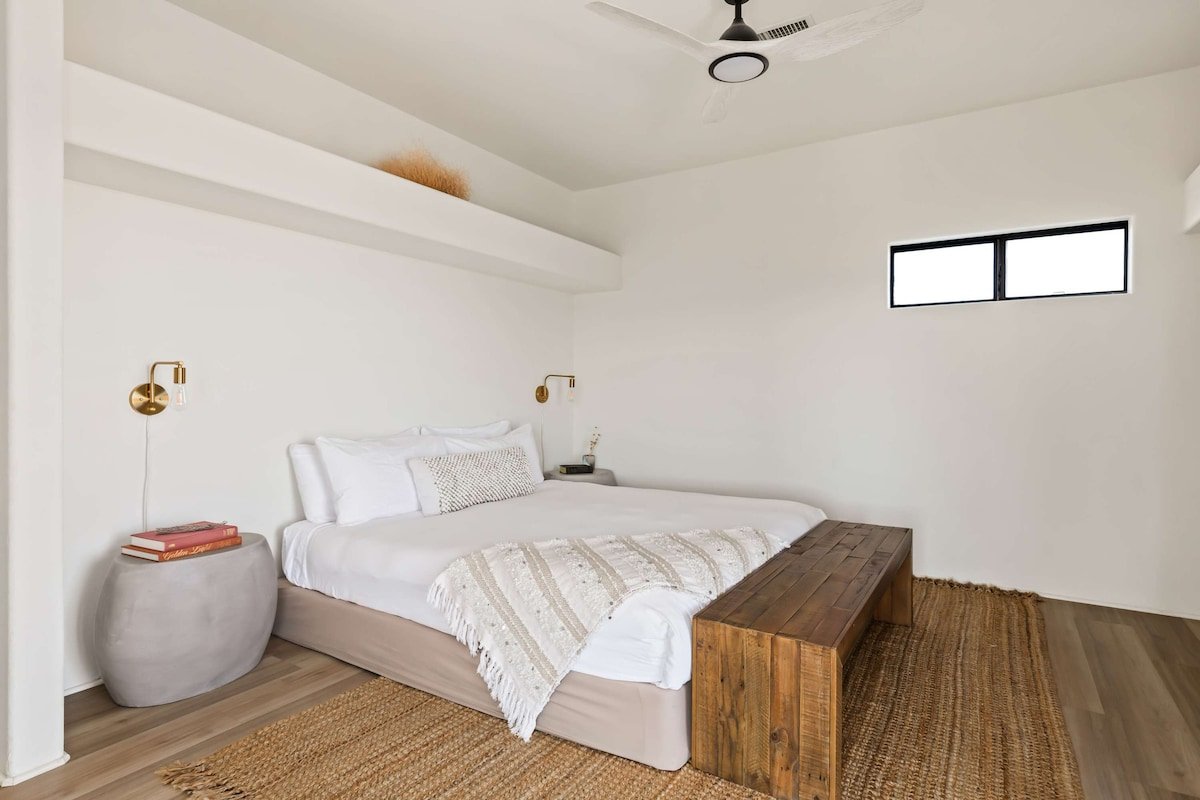 Aquarius · Modern, Pool, Hot Tub, Sweeping Views gallery image 2