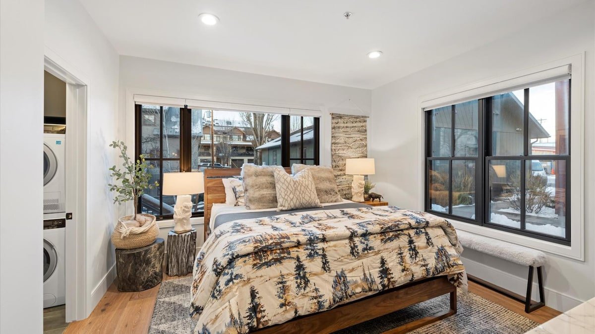 The Silver Buffalo Suite gallery image 4