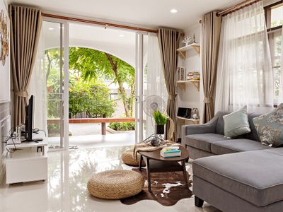 曼谷Sutthisan地铁站独栋带花园、停车位别墅 五卧三卫+獨立保姆間