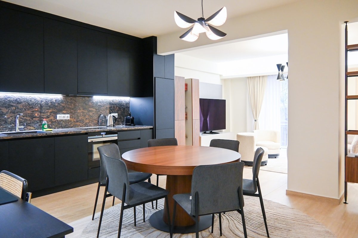 Spacious Luxury ,2 Connecting Apartments gallery image 5