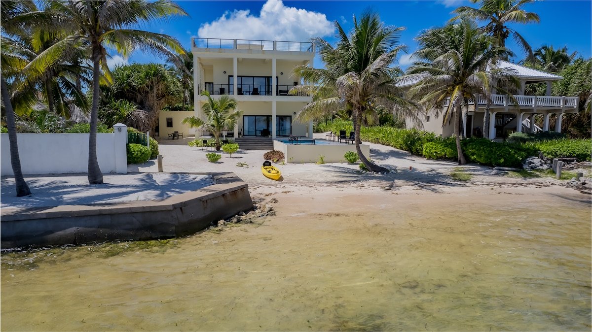 Discover Paradise at Beachfront Casa Paloma gallery image 4