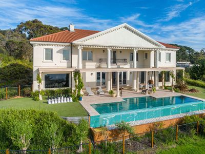 The Bay Crest Manor | Views, Pool, Beach