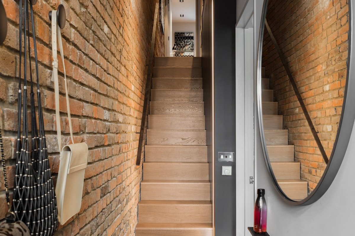 Contemporary Boutique Residence gallery image 2