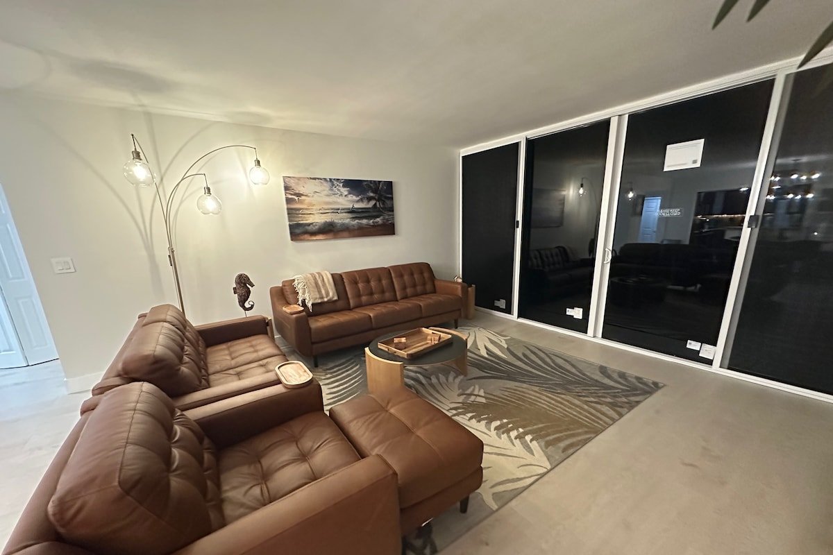 Luxury Beachfront 2Bed OceanView gallery image 5