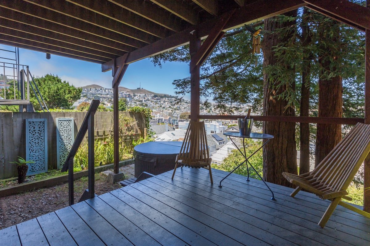 Stylish Noe Valley View with Hot Tub & Sauna gallery image 5