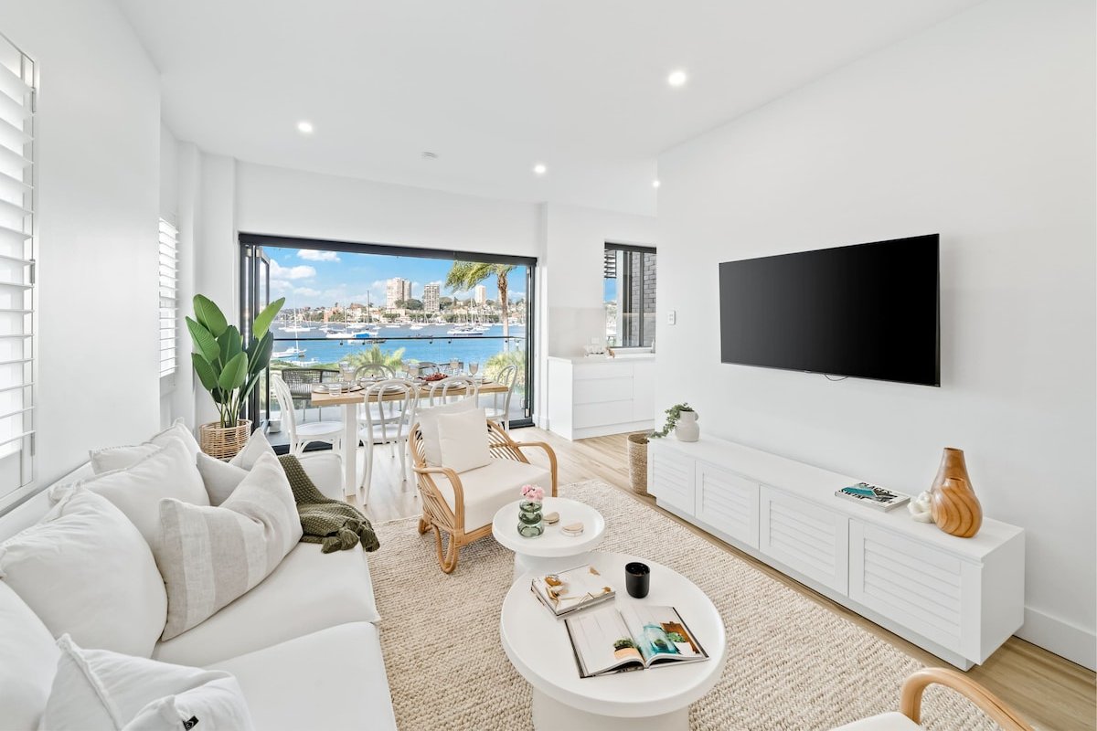 Peach Apartment at Palm View Collective gallery image 2