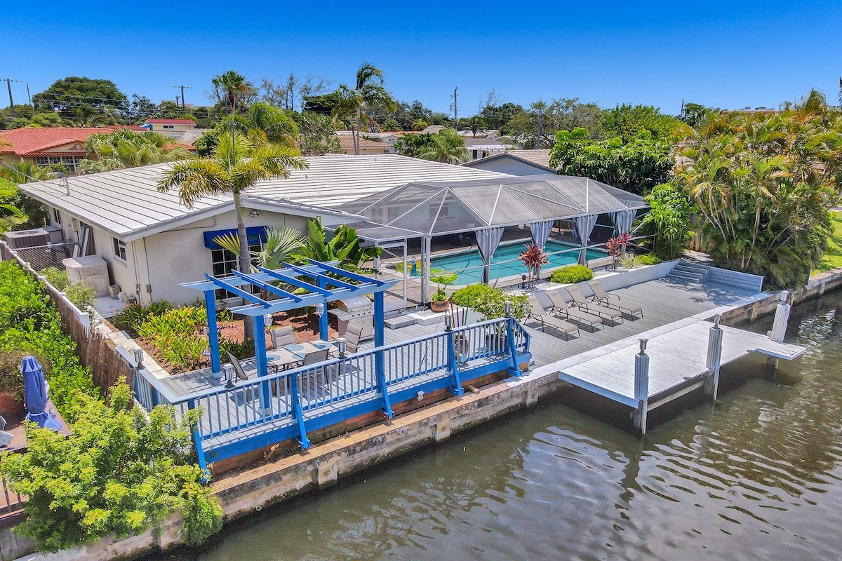 Heated Pool-Waterfront 4BD Villa: Deck&BBQ gallery image 3