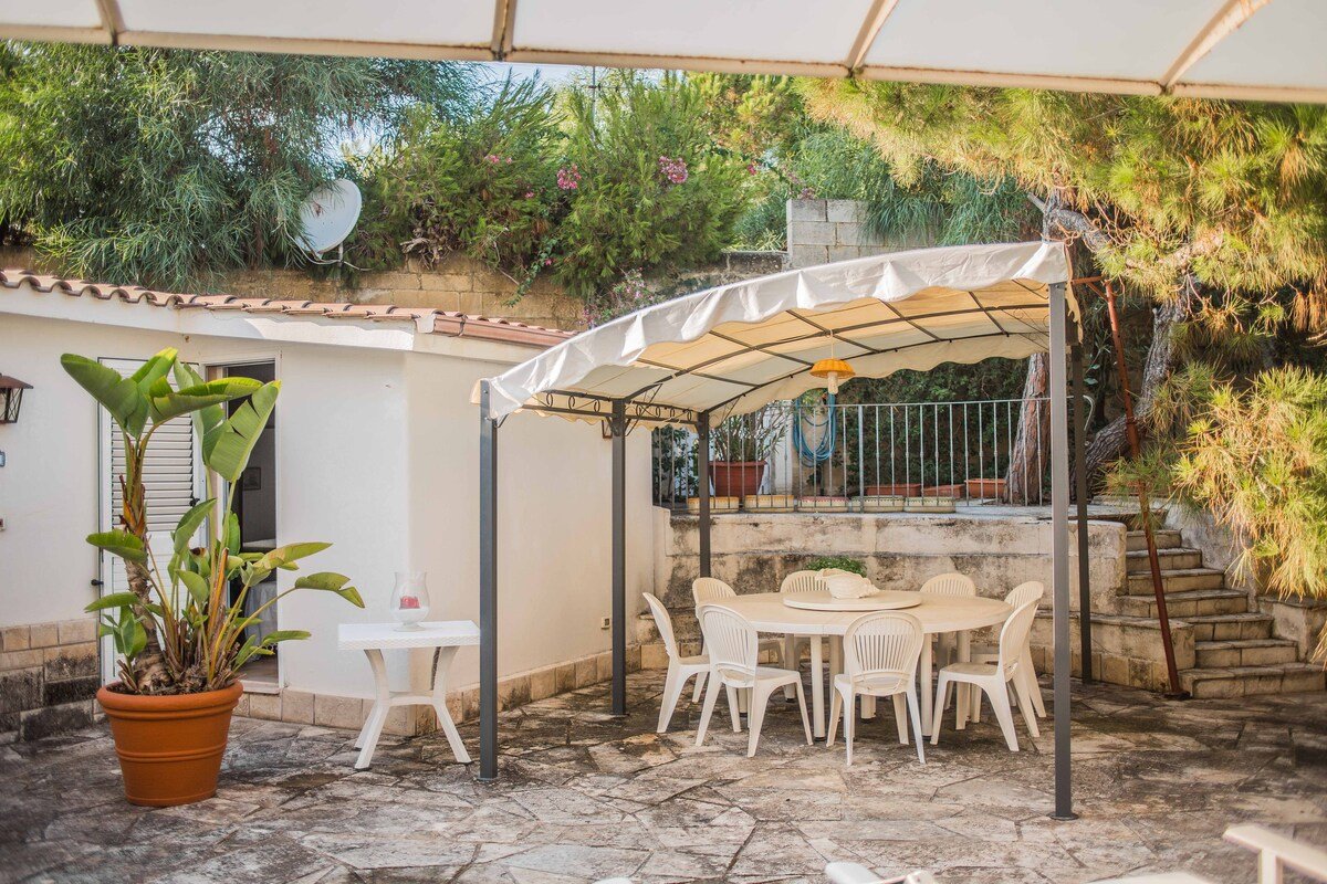 Villa grande & Villa piccola, immerse nel verde gallery image 3