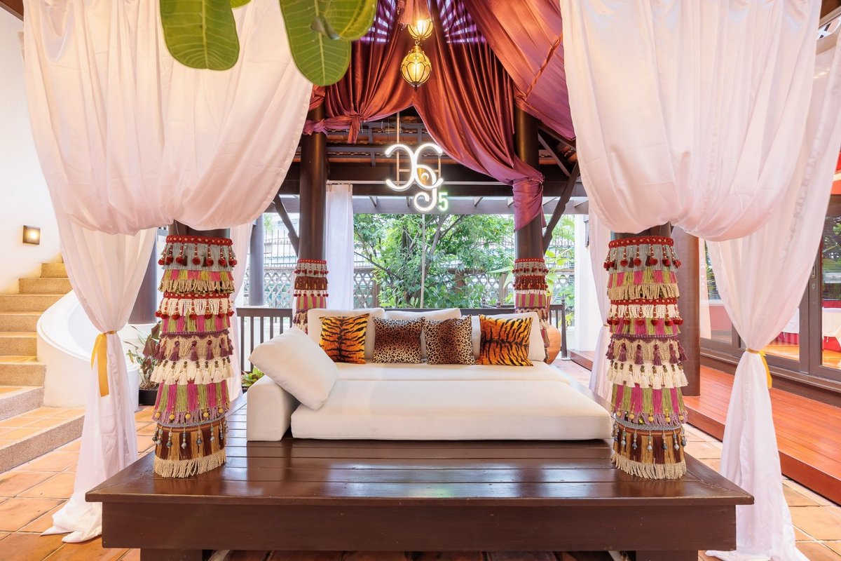 免费接机 私家豪华别墅 泰式庭院 豪华泳池 Netflix 超大卧室 管家服务