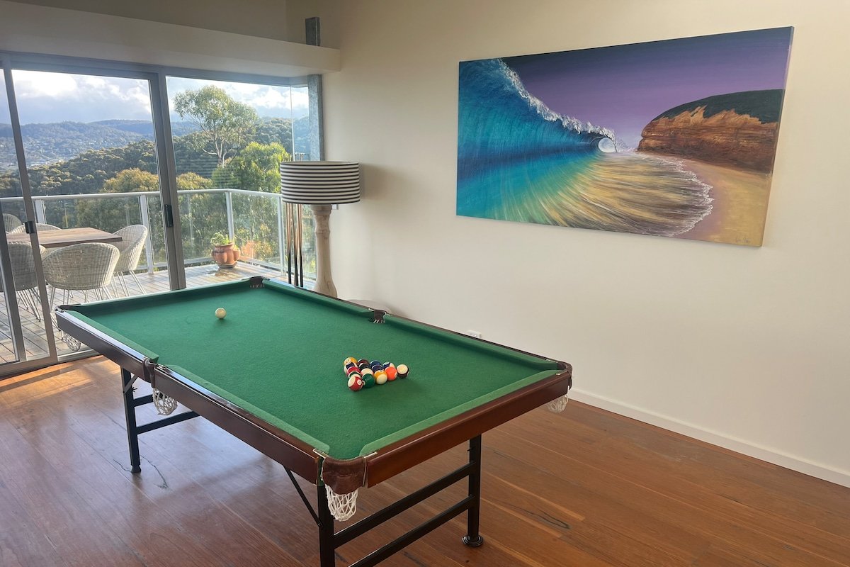 Vue de Vague -TESLA EVC- Luxury on top of Lorne! gallery image 4