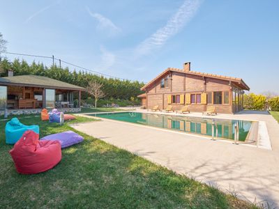 Spacious Exclusive Villa Private Pool & Garden