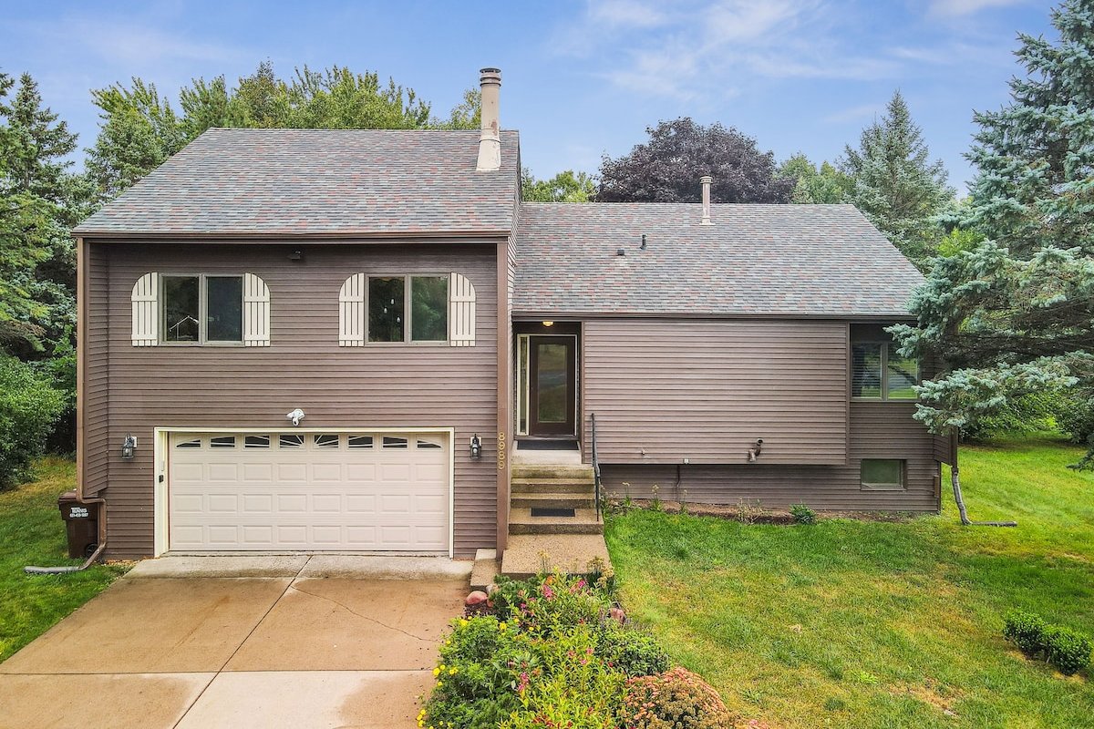 Lake Elmo Place, rural setting, near Woodbury gallery image 4