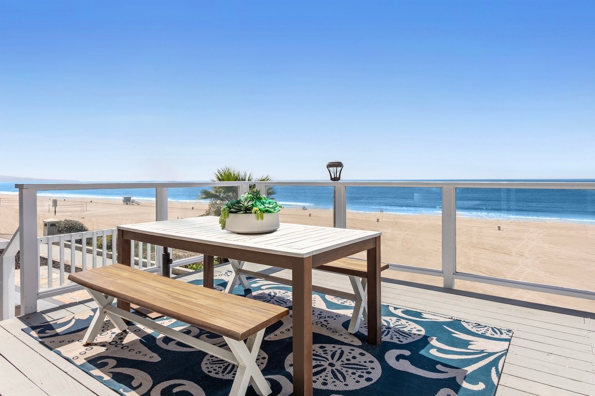 OCEAN-FRONT | Beach/Strand | KING & 2-QUEEN Beds gallery image 3