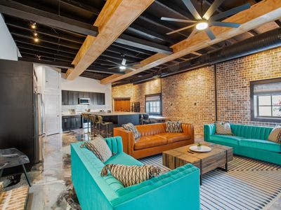 Perfect for Groups | Hot Tub | near French Quarter