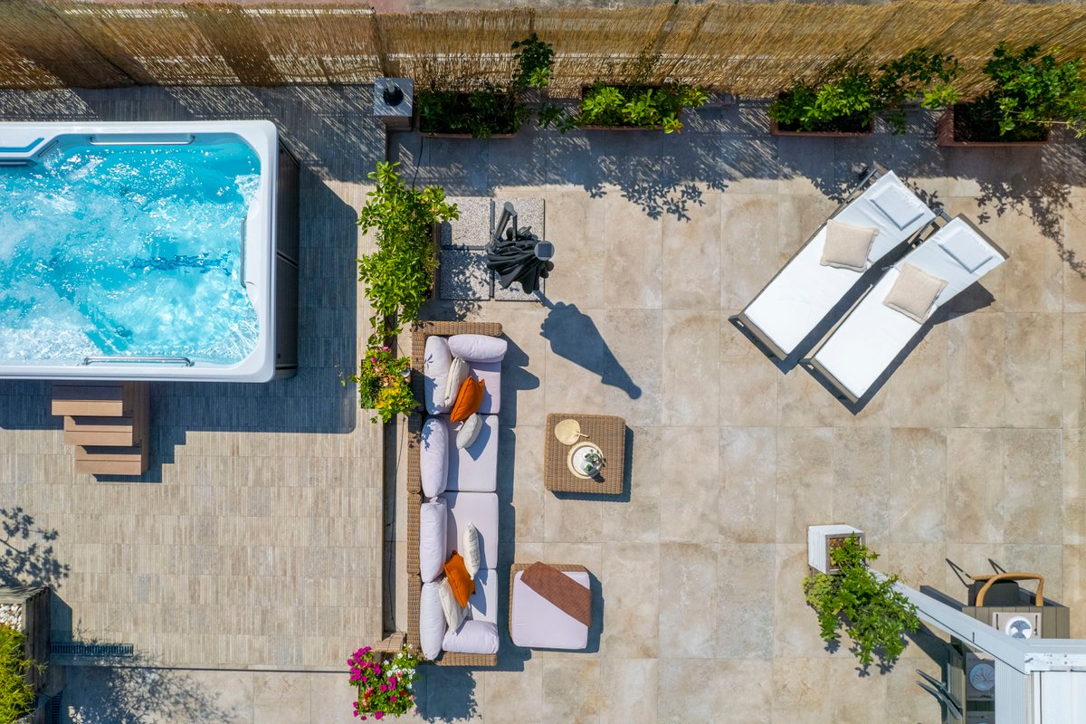 [Historic Centre] – Luxury Penthouse with Pool