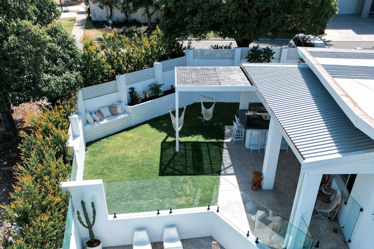 3br with private pool – Turquoise Waters Retreat gallery image 2