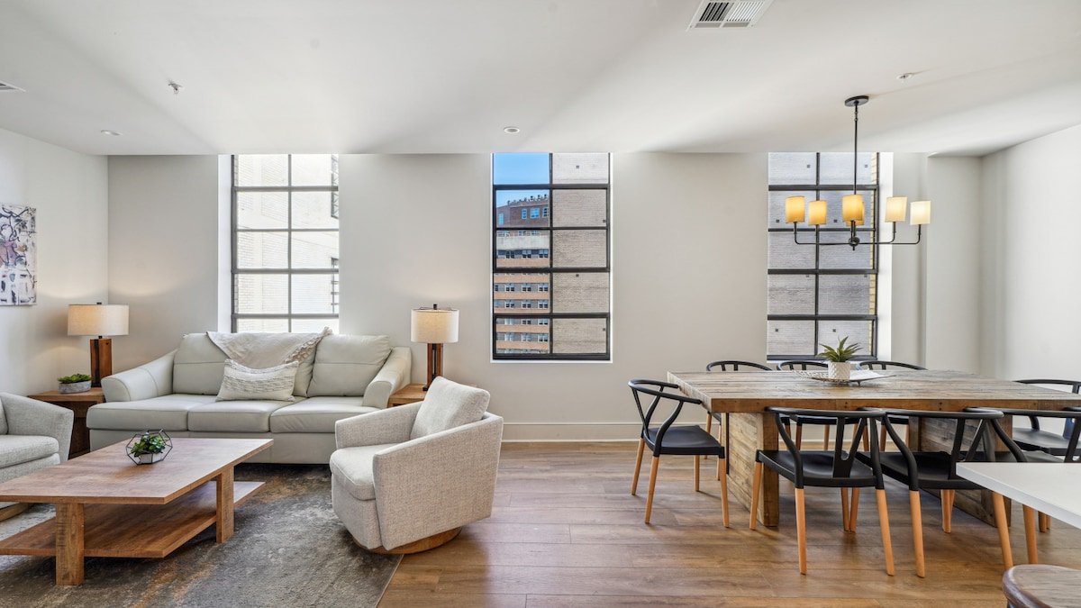 Spacious 5BD, Walk to French Quarter & Superdome gallery image 2