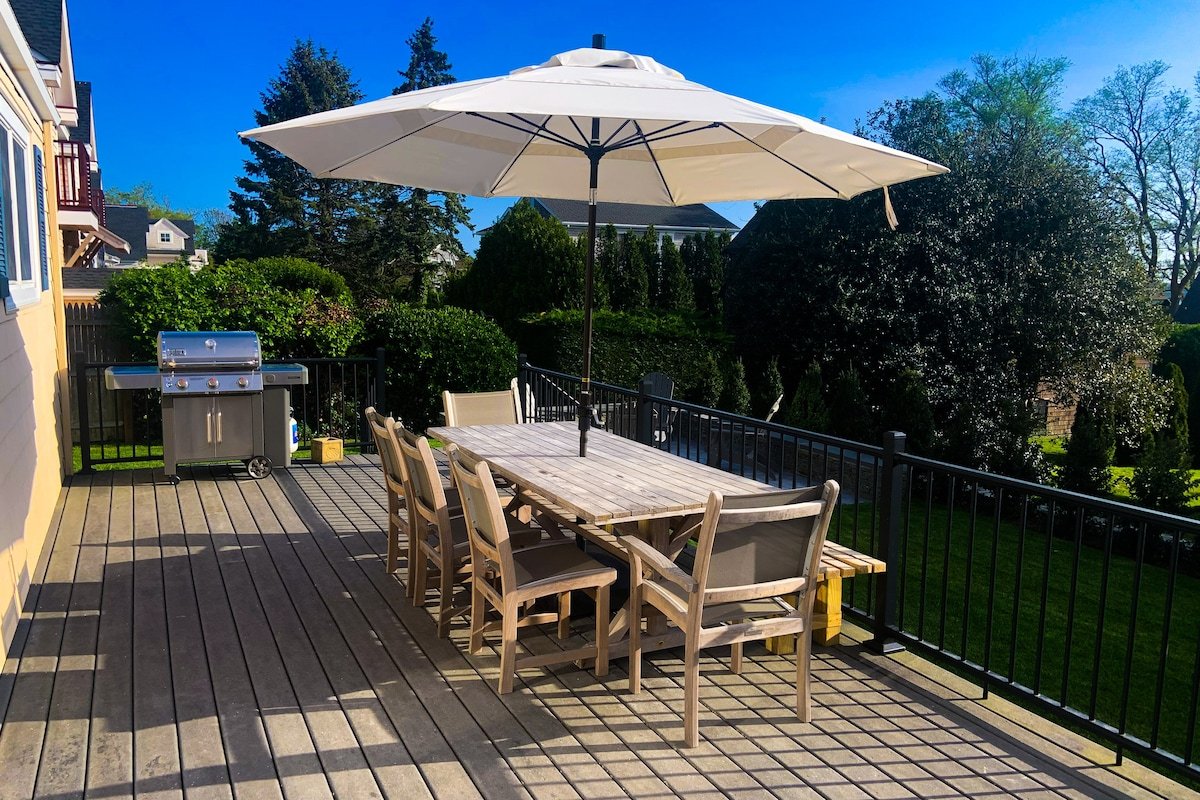 Easton’s Point walk to beaches! gallery image 2