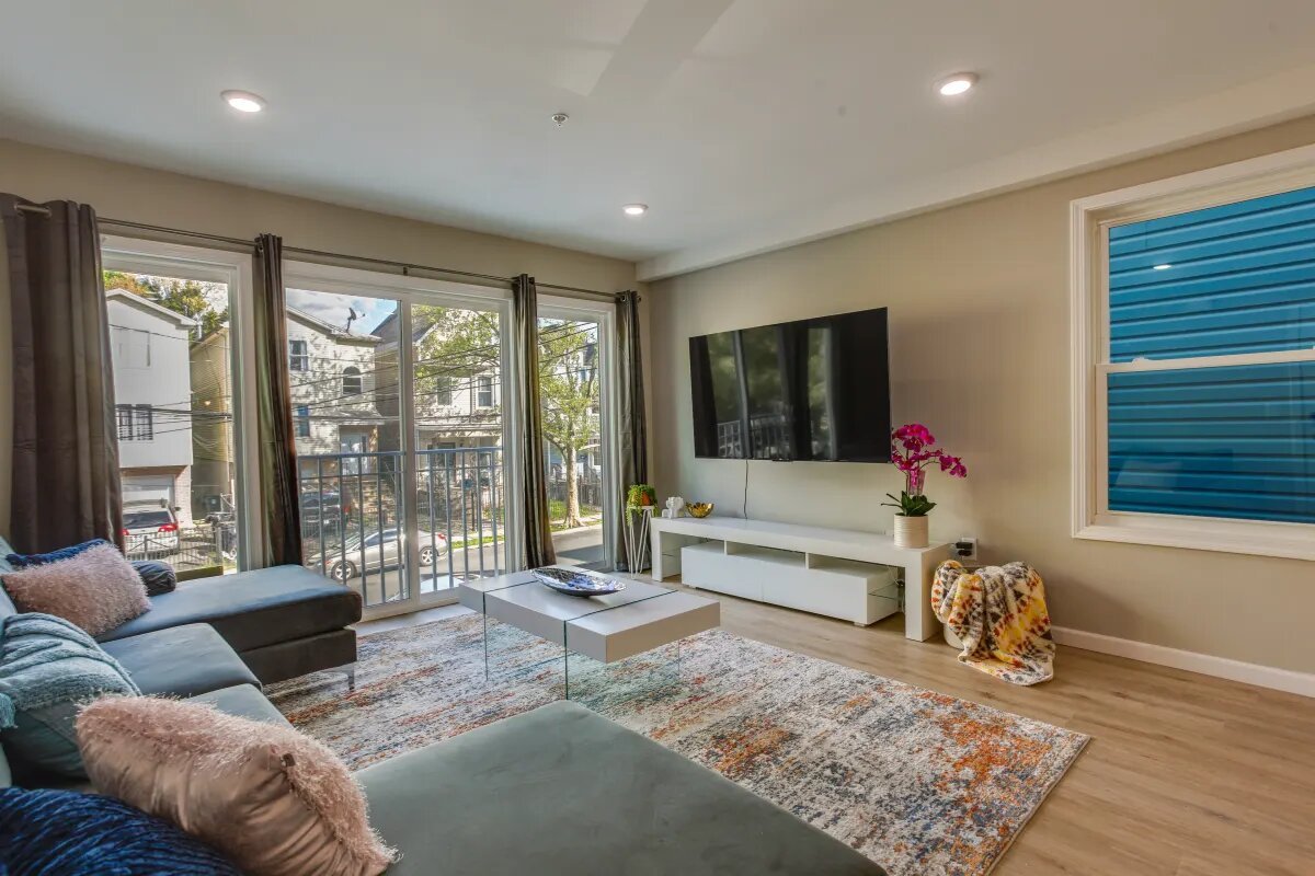 Modern City Getaway Near Downtown Newark, NYC, EWR gallery image 4