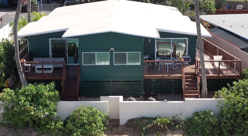 Haleiwa Waterfront House gallery image 2